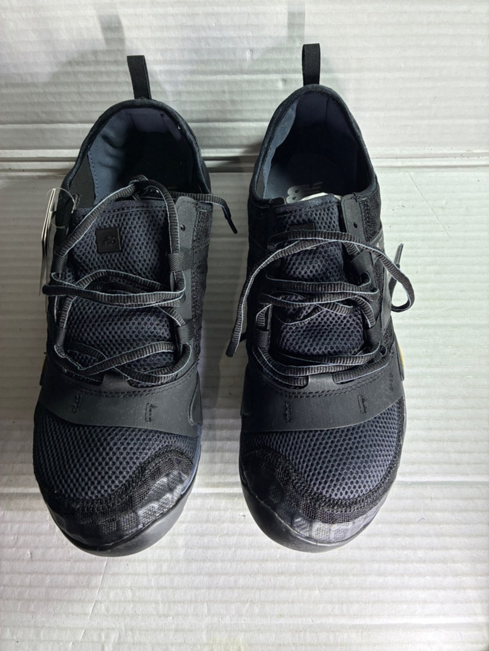 New balance Men's Black Athletic Mesh Sneakers